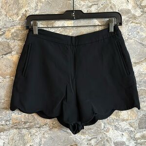 Wilfred Scalloped Shorts